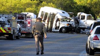 Al menos 13 muertos en un choque en Estados Unidos Al menos 13 muertos en un choque en Estados Unidos