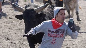 una corrida de toros en primera persona: un hombre se grabo en un encierro una corrida de toros en primera persona: un hombre se grabo en un encierro