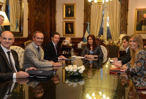 Directivos de Ford anunciaron a Cristina inversiones por $1.980 millones