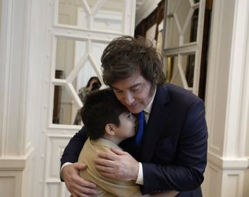 Javier Milei otra vez con Pedrito y su mamá
