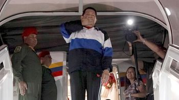 hugo chavez ya esta en cuba para su nueva operacion hugo chavez ya esta en cuba para su nueva operacion