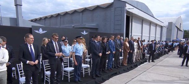 Javier Milei presentó los primeros seis aviones de combate F-16 comprados a Dinamarca: Ángeles protectores