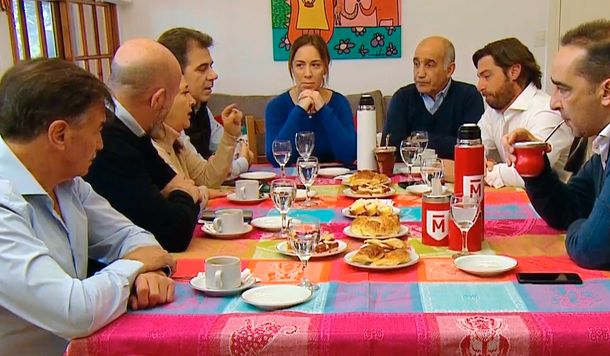 PASO 2019: ¿Quiénes desayunaron con Vidal antes de votar?