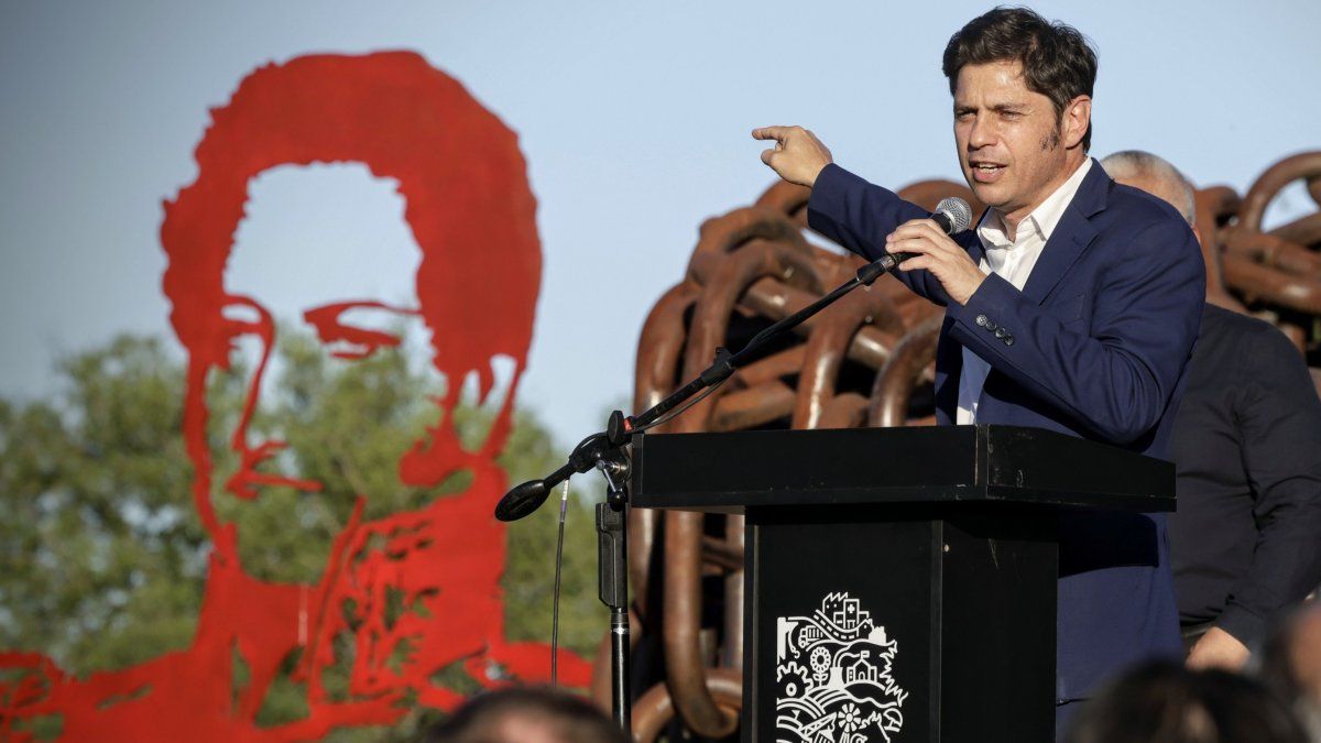 En el Día de la Soberanía, Axel Kicillof criticó a Milei por la licitación de la Hidrovía