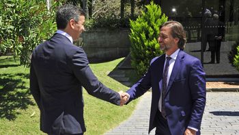 Los dichos del presidente Luis Lacalle Pou sobre el narcotráfico desataron una tensión diplomática con Bolivia y Paraguay. Los dichos del presidente Luis Lacalle Pou sobre el narcotráfico desataron una tensión diplomática con Bolivia y Paraguay.