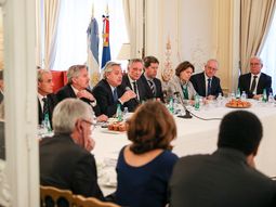 Alberto cierra su gira europea en busca de apoyo para renegociar la deuda con el FMI