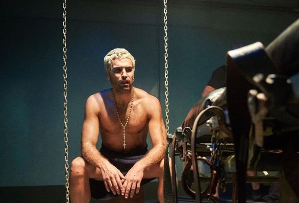 Los memes por el desnudo de Nicolás Furtado en El Marginal 4