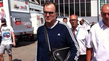 en su primera conferencia en francia, bielsa explico por que le dicen loco en su primera conferencia en francia, bielsa explico por que le dicen loco