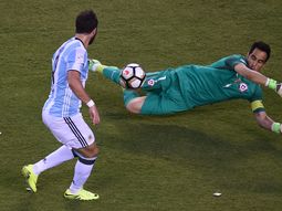 ¿otra vez? el increible gol que erro gonzalo higuain en el primer tiempo ¿otra vez? el increible gol que erro gonzalo higuain en el primer tiempo