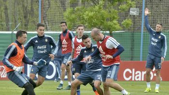 con agüero desgarrado y biglia en duda, argentina entreno pensando en paraguay con agüero desgarrado y biglia en duda, argentina entreno pensando en paraguay
