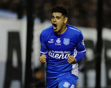 Racing venció a Gimnasia y sigue cerca de la punta