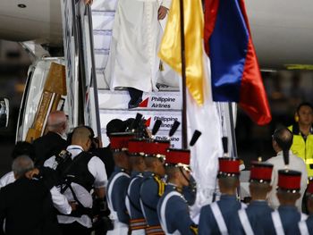 El Papa llegó a Filipinas, el país asiático con más habitantes católicos