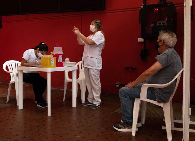 Axel Kicillof anunció la vacunación libre para mayores de 70 años en Provincia