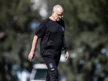 Bielsa convocará a un jugador amateur para la Selección de Uruguay