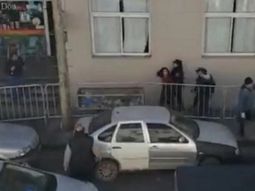 Detuvieron e incomunicaron a la mujer de un trabajador despedido de Fanazul por gritarle a Macri