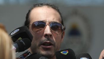 sigue la guerra: farina trato de ocupa a jelinek sigue la guerra: farina trato de ocupa a jelinek