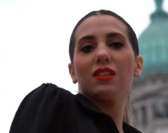 Cinthia Fernández enfurecida: ¡Chorros! ¡Delincuentes! ¡Cómo roban boletas!