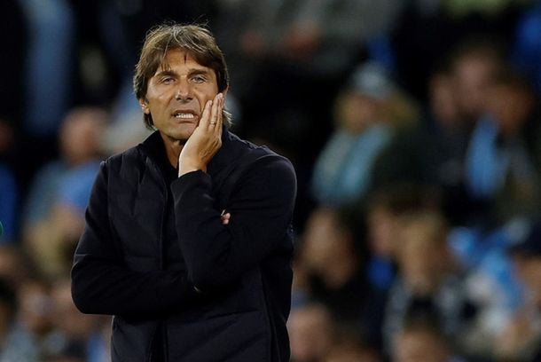 Antonio Conte renunció al Napoli para asumir en la Selección de Italia y resignó una fortuna