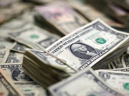 En elmercado cambiario de Uruguay, el dólar cayó un 0,06% el martes, cerrandoen 38,529 pesos En elmercado cambiario de Uruguay, el dólar cayó un 0,06% el martes, cerrandoen 38,529 pesos
