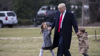 Donald Trump con los hijos de Ivanka Donald Trump con los hijos de Ivanka