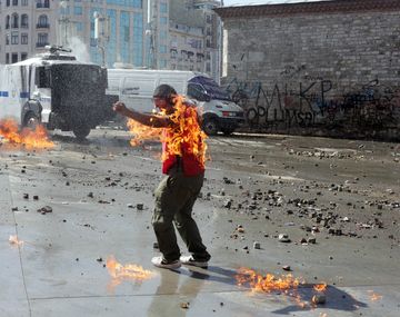 Cientos de heridos por desalojo de la plaza Taksim en Turquía
