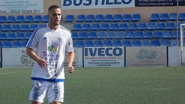 Mosquera dio sus primeros pasos en las divisiones juveniles del Málaga. Mosquera dio sus primeros pasos en las divisiones juveniles del Málaga.