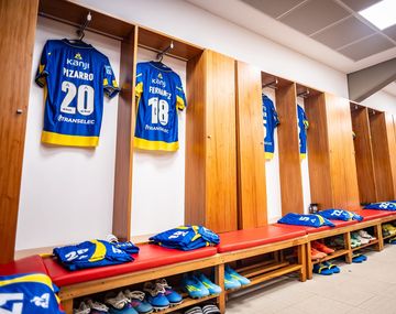 El vestuario que usó Rosario Central en el Monumental.&nbsp;