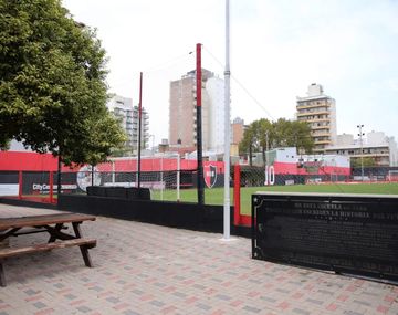 El comunicado de Newells tras la sanción a chicos que se fotografiaron con Malcorra