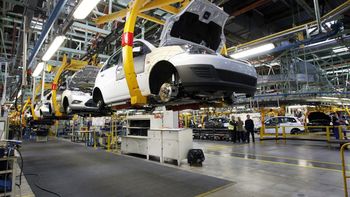 el gobierno amplia cupo de dolares para automotrices el gobierno amplia cupo de dolares para automotrices