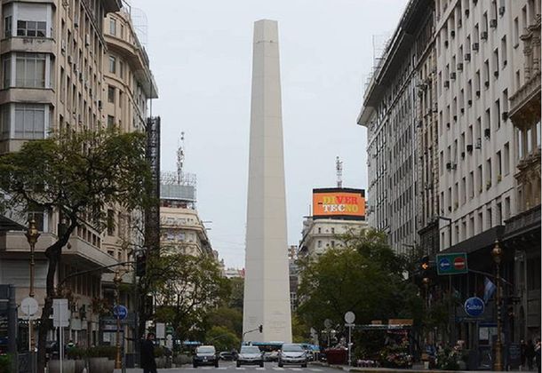 Sorpresa en la Ciudad: ¿qué pasó con la punta del Obelisco?
