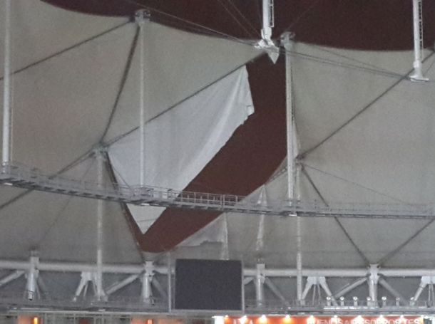 La tormenta rompió el techo del estadio Único de La Plata