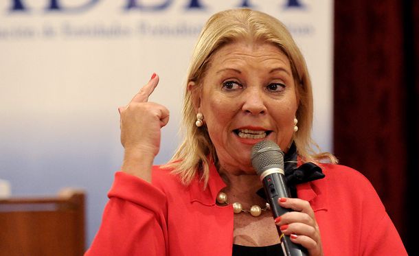 Aníbal, por Radio 10: Carrió cumple el papel de un agente de la CIA