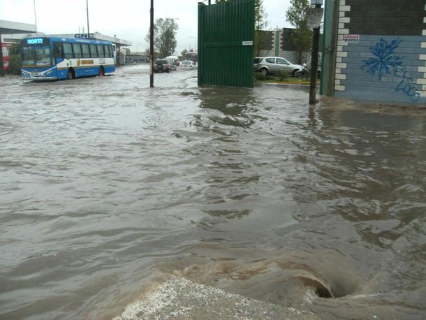 La Plata volvió a inundarse y a estremecerse a un mes del temporal