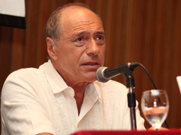 zaffaroni analizara esta tarde el fallo del juez griesa que beneficio a los fondos buitre zaffaroni analizara esta tarde el fallo del juez griesa que beneficio a los fondos buitre