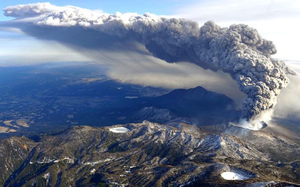 Alg_volcano_mt-shinmoedake