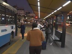 video: robaron un celular mientras transmitia un movil de television en constitucion video: robaron un celular mientras transmitia un movil de television en constitucion