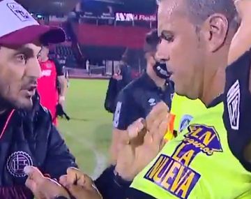 El DT de Lanús explotó contra el árbitro: Lo echás porque sos de Boca