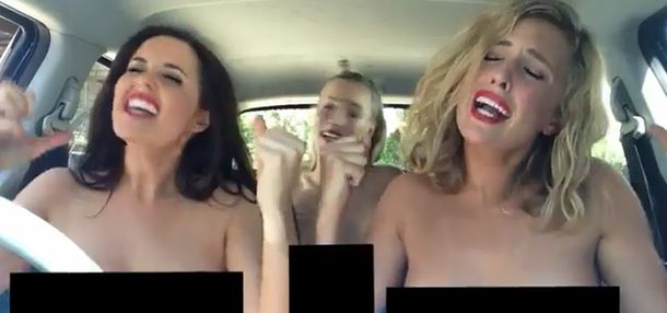 Las chicas más sexys vuelven por más: nuevos videos en el auto