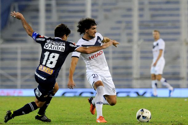Vélez perdió con Quilmes y dejó pasar la oportunidad de acercarse a la punta