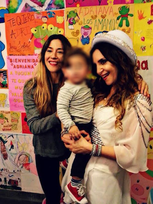 Paula Chaves, Peter Alfonso y Jimena Barón disfrutaron de una tarde de teatro con sus hijos
