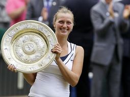 petra kvitova, doble campeona de wimbledon, fue apunalada en su casa petra kvitova, doble campeona de wimbledon, fue apunalada en su casa