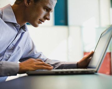 Aseguran que los hombres que miran mucho porno tienen menos capacidad intelectual