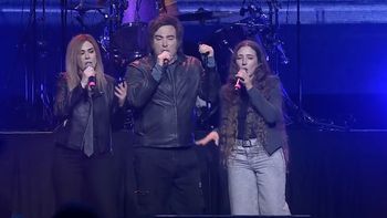 milei y lilia lemoine cantaron una cancion de gilda en el movistar arena milei y lilia lemoine cantaron una cancion de gilda en el movistar arena