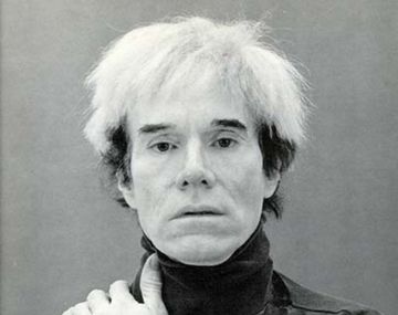 Vendieron por una fortuna una obra orinada por Andy Warhol