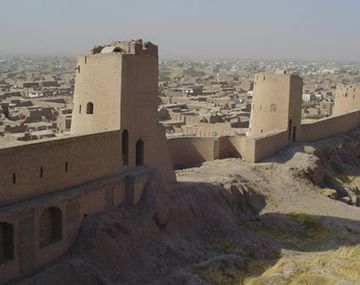 Más de un centenar de chicas fueron envenenadas en escuela de Afganistán