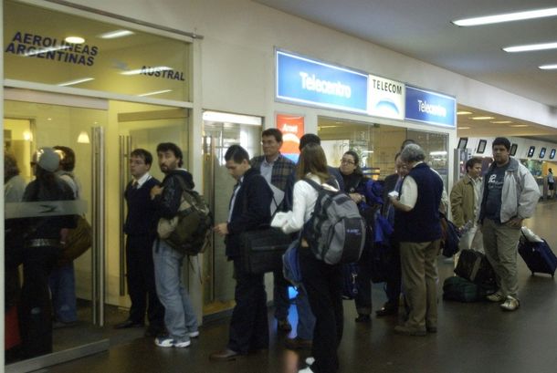 Habrá demoras en vuelos de Aerolíneas y Austral por el conflicto aduanero