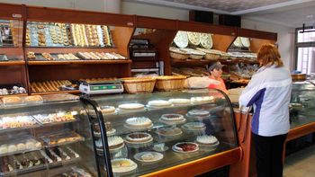 panaderos denuncian fuerte suba de la harina por perspectivas de devaluacion panaderos denuncian fuerte suba de la harina por perspectivas de devaluacion