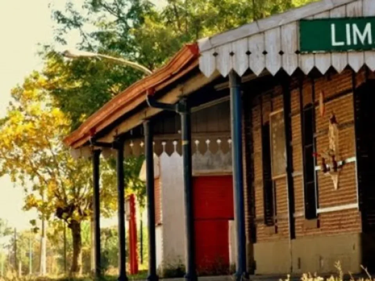 El pueblo con una iglesia de estilo neocolonial de mas de 100 años.