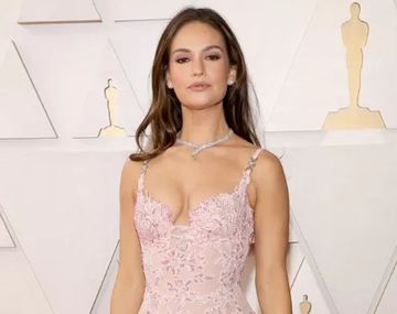 Dirigida por Mike Newell, esta película narra una historia de época muy elegida en Netflix.&nbsp;