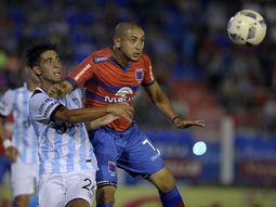 El Chino Luna le gana la posición El Chino Luna le gana la posición